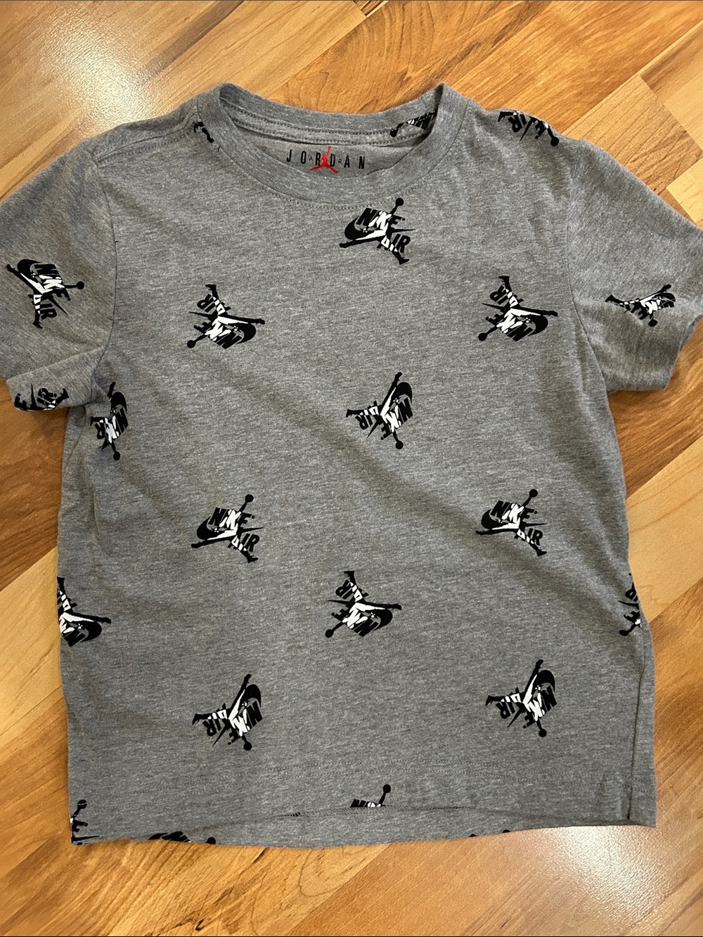 Jordan Nike Air Gray Short Sleeve Tee with Black Logo Print 6-7 116-122cm